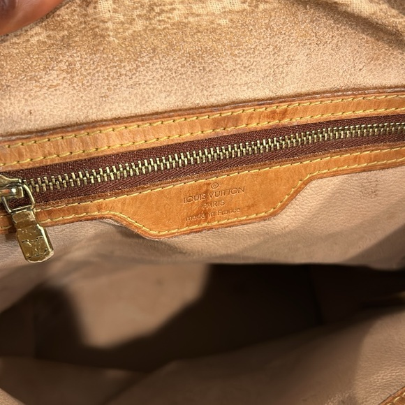 Authentic Louis Vuitton Monogram Bucket GM Shoulder Tote Bag - Picture 12 of 14